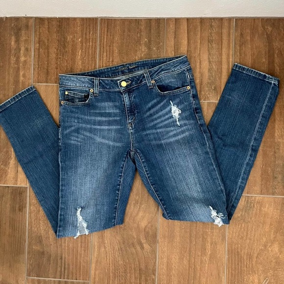 Michael Kors Denim - Michael Kors Dillon Relaxed Fit Distressed Jeans Size: 6